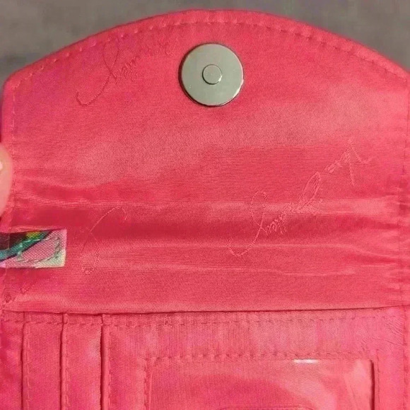 VERA BRADLEY Wristlet Wallet Carry ID Credit Card Cash Bifold Style Snap - Picture 4 of 5